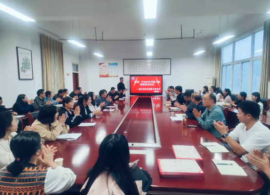 薪火相传青蓝携手谱华章——蒙城一中2025年“青蓝工程”师徒结对仪式圆满举行