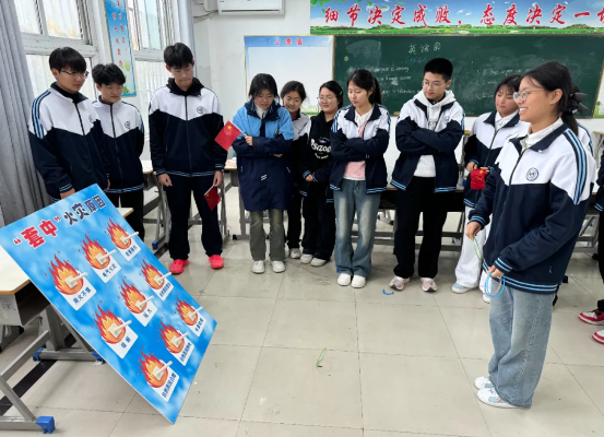 筑牢安全防线，共筑平安校园——蒙城一中团委开展119消防安全日宣传活动